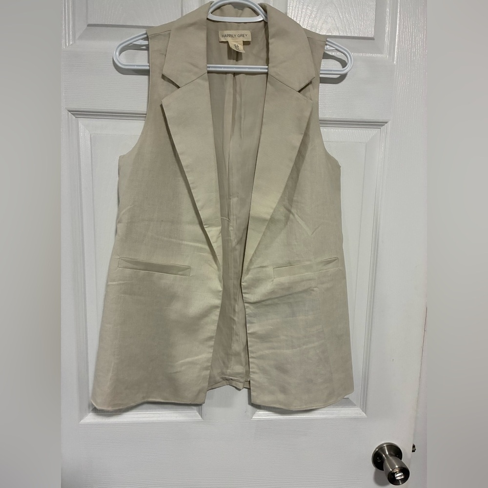 Sophisticated Beige Sleeveless Vest by Express One Eleven